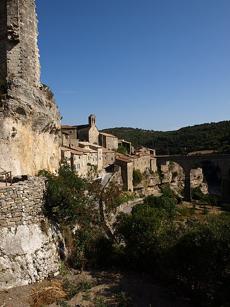 File:Minerve L'église Saint-Etienne Vue n°1.jpg