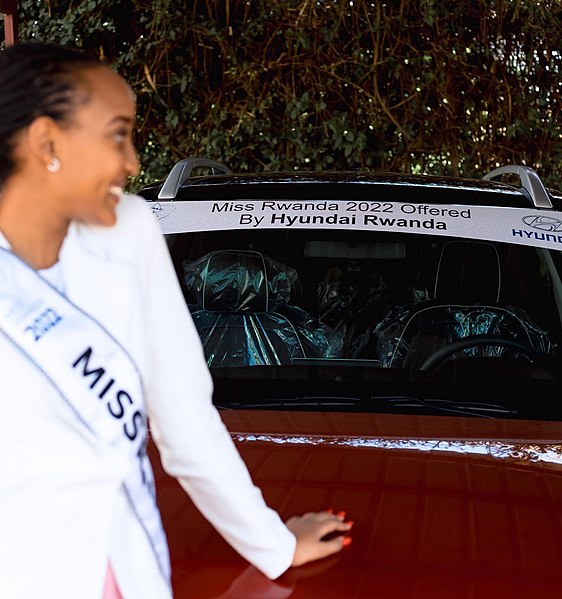 File:Miss Rwanda 2022.jpg