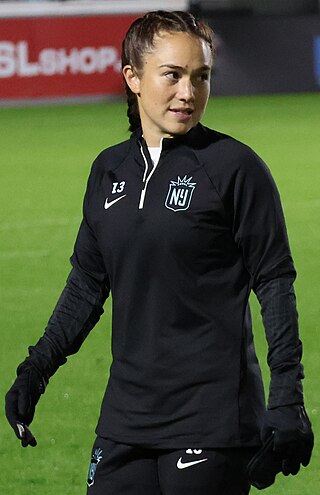 <span class="mw-page-title-main">Mana Shim</span> American soccer midfielder (born 1991)