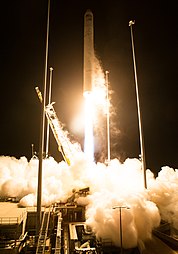 Northrop Grumman Antares CRS-10 lancering (NHQ201811170019).jpg