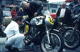 1978: Mechaniker/Fahrer bei Oldtimer GP