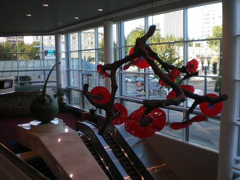 File:Oregon Convention Center interior.jpg