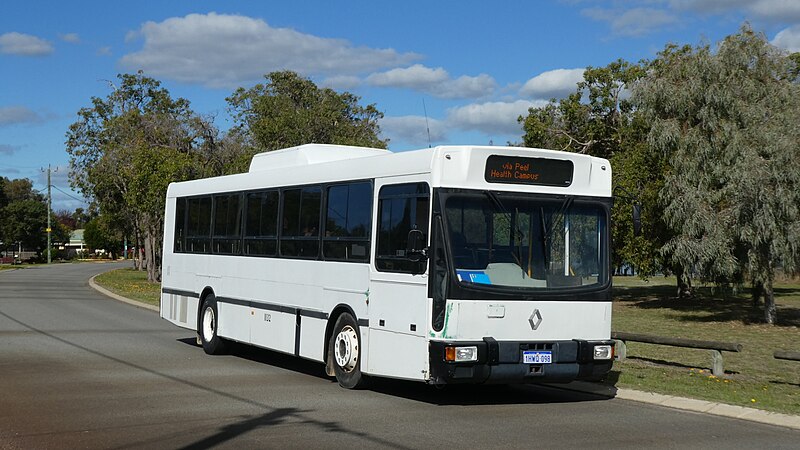 File:PRESERVED Renault PR100.2 (Howard Porter & Volgren) 1HWQ098 at Riverside Drive,Furnissdale.jpg