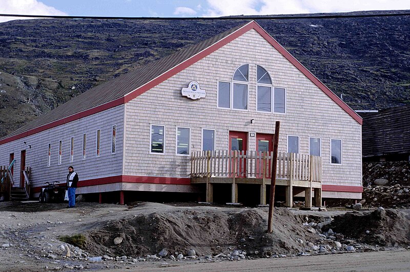 File:Pangnirtung Printshop 1997-08-07.jpg