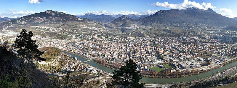 File:Panorama di trento.jpg