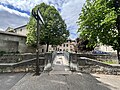 wikimedia_commons=File:Passerelle reliant le Chemin du Pont qui Bruit avec le Quai des Remparts à Montluel en mai 2023.jpg