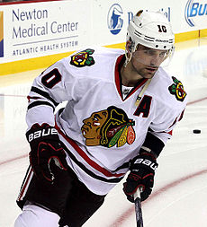 https://upload.wikimedia.org/wikipedia/commons/thumb/6/69/Patrick_Sharp_-_Chicago_Blackhawks.jpg/230px-Patrick_Sharp_-_Chicago_Blackhawks.jpg