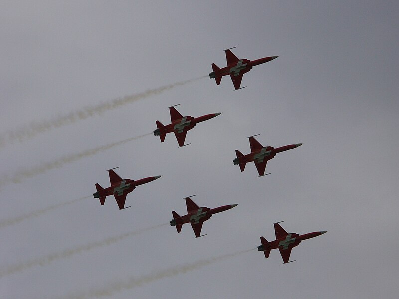 File:PatrouilleSuisse ILA2006.jpg