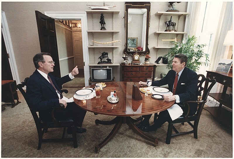 File:Photograph of President Reagan and Vice-President Bush eating lunch in the Oval Office Private Dining Room - NARA - 198591.jpg