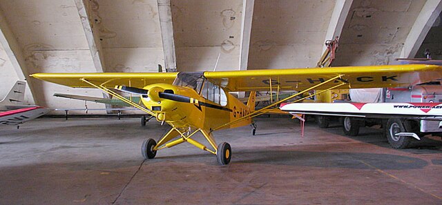 パイパー PA-18 - Wikipedia