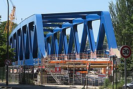 Pont de Chartres en attente d'installation.