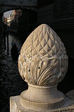 Ponte della Paglia detail of balustrade.jpg