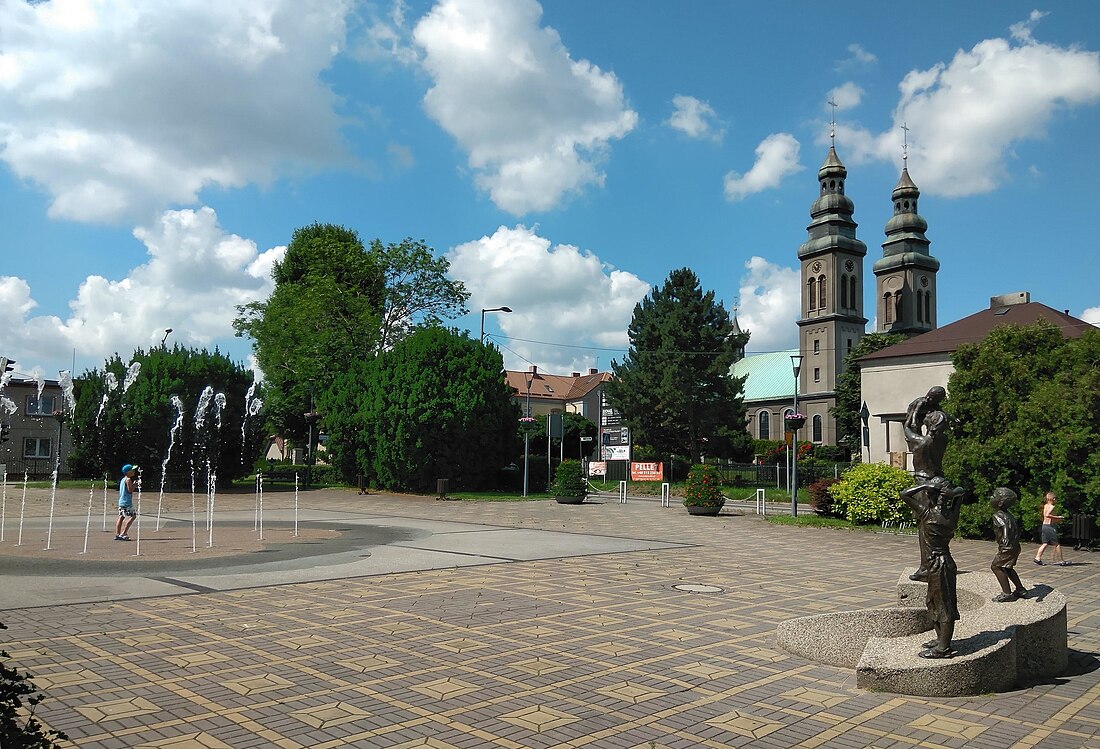 File:Radlin Biertułtowy, main square.jpg