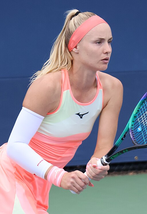 Rebecca Šramková (2023 US Open) 10 (cropped)