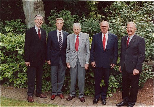 4 rectoren en een van de oprichters van het NIAS samen in Wassenaar (2002): v.l.n.r. Henk Misset, Dick van de Kaa, Bob Uhlenbeck, Henk Wesseling en Wim Blockmans