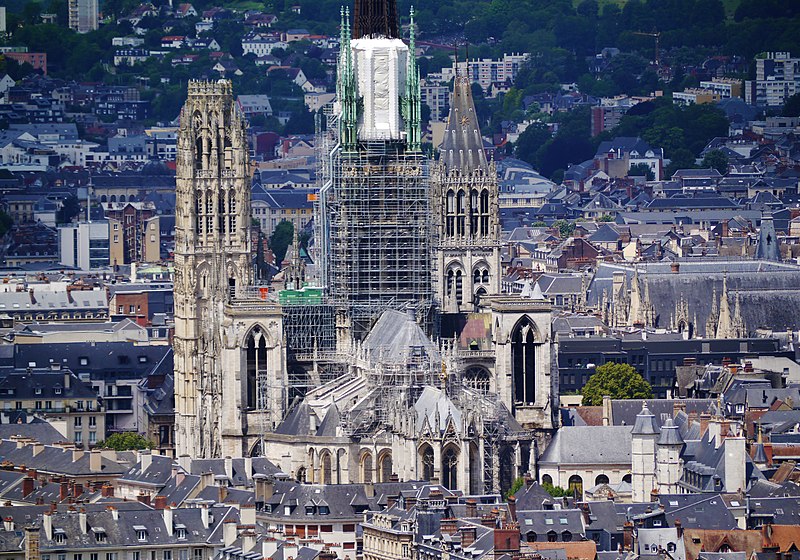 File:Rouen Côte Sainte-Cathérine Blick auf die Cathédrale Primatiale Notre-Dame-de-l'Assomption 2.jpg