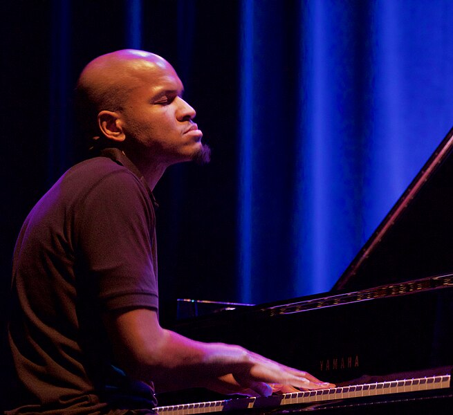 File:Rudresh Mahanthappa 'Bird Calls' Tivoli Vredenburg Utrecht, 5 november 2016 - Joshua White (51323867512).jpg