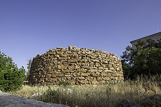 The ruins of Rujm Al-Malfouf. Rujm Al-Malfouf Watch Tower.jpg