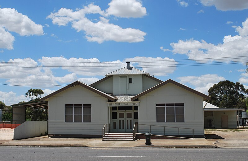 File:Rupanyup Memorial Hall.JPG