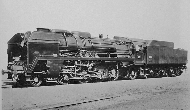 An SNCF locomotive of class 141 P in the 1940s