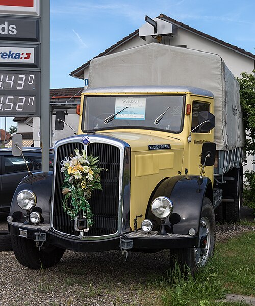 File:Saurer S4C, Baujahr 1955.jpg