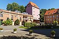 Mühlenanwesen bestehend aus Müllerwohnhaus, Mühlengebäude mit angebautem Turbinenhaus, Silo, Stallgebäude und Toreinfahrt (Mühle Altscherbitz)