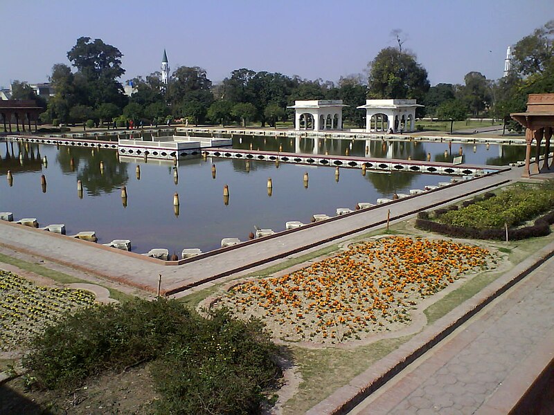 File:Shalimaar Garden.jpg