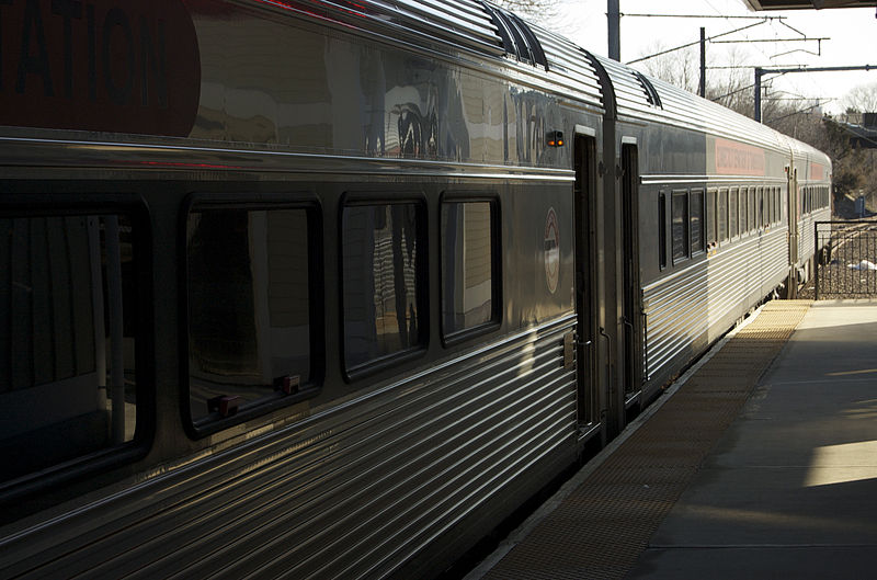 File:Shore Line East train at Old Saybrook looking east.jpg