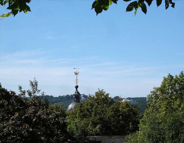 File:Siegen stadt im gruenen.jpg