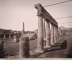 Sommer, Giorgio (1834-1914) - n. 1269 - Pompei - Tempio di Venere.jpg