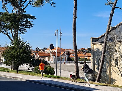 How to get to Soulac-sur-Mer with public transit - About the place