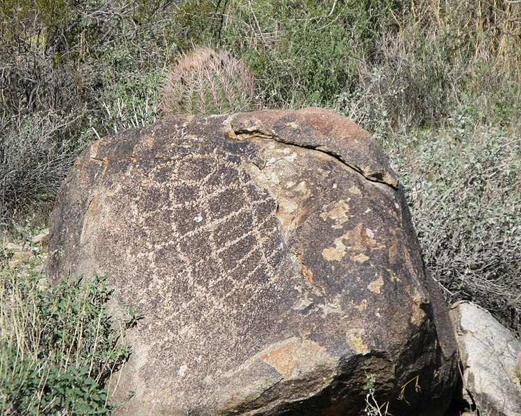 File:Spiderweb petroglyph on the Waterfall Trail in the White Tank Mountains, Arizonia.jpg