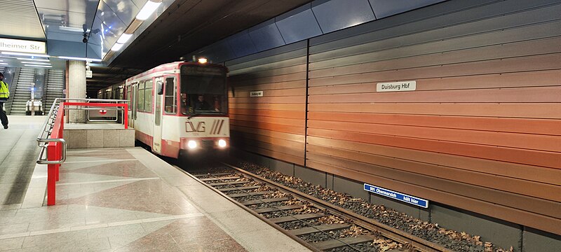 File:Stadtbahn Duisburg Hauptbahnhof 2401200906.jpg