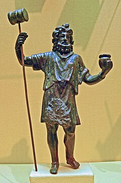 Statuette en bronze au Musée d'archéologie nationale.
