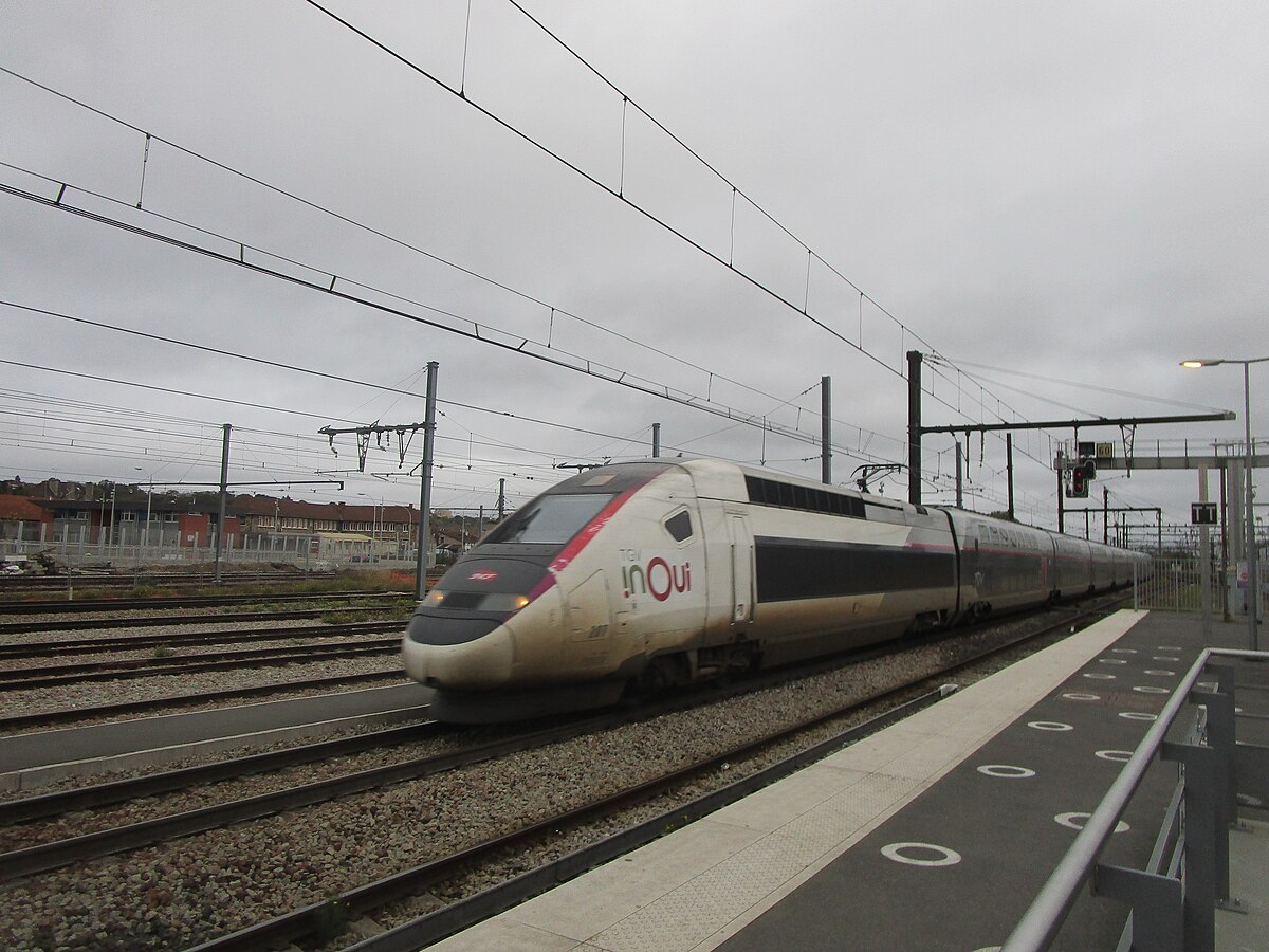 File:Locomotive électrique TGV.jpg - Wikimedia Commons