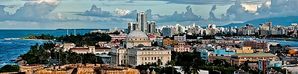 San Juan látképe és a Puerto Rico -i Capitolium