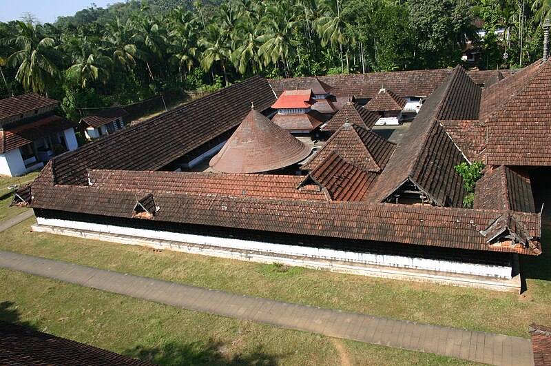 File:Thiruvegappura temple.jpg