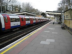 Estación de metro Totteridge y Whetstone - geograph.org.uk - 758530.jpg