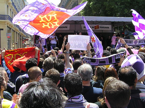 Toulouse fans celebrate qualifying for the 2007–08 UEFA Champions League