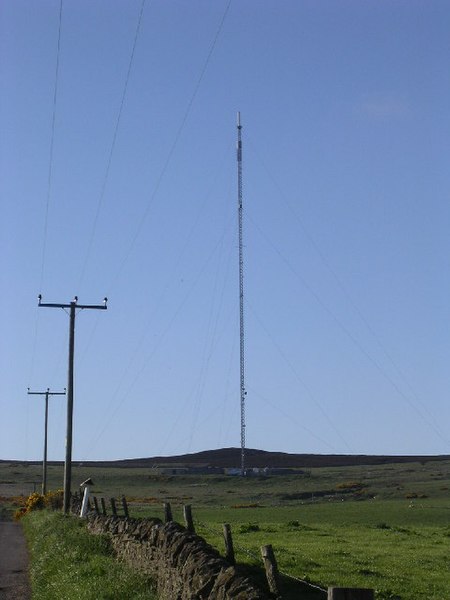 File:Transmitter mast on Gallow Hill - geograph.org.uk - 12389.jpg