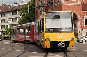 Deutsch: U-Bahn Linie 4 in Richtung Hölderlinplatz in der Nähe der Russischen Kirche in Stuttgart.