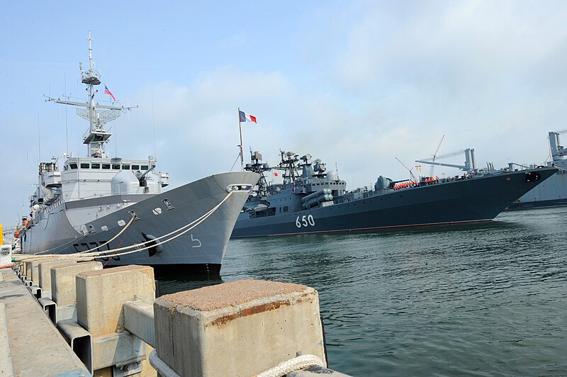 File:US Navy 110627-N-WP221-006 RFS ADM Chabanenko (DD 650), right, moves past FS Ventose (F733) while getting underway during the annual FRUKUS event.jpg