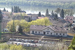 A vasútállomás a dombról