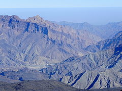 Pikkukylä vuoristolaaksossa (Wadi Bani Awf).