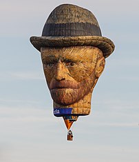 Ballon représentant Vincent van Gogh, lors de la traditionnelle montgolfiade de Frise, aux Pays-Bas. (définition réelle 2 193 × 2 546)