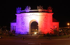 Porte du Pont illuminée pour le Centenaire 14-18.