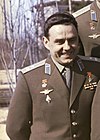 Vladimir Komarov valokuva ryhmäl grupo de cosmonautas (rajattu) .jpg