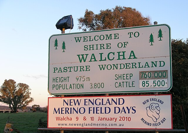 Welcome sign near the Shire boundary.
