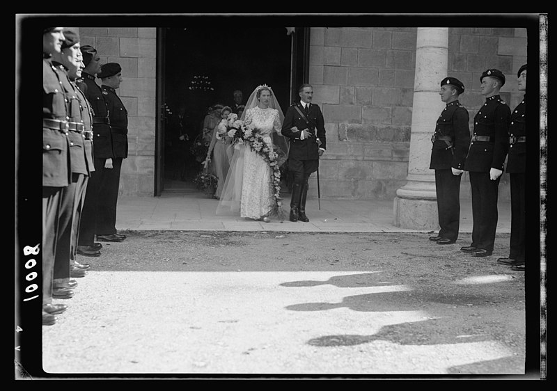 File:Wedding of Miss Olwen Wainright. The bride & groom, Mr. Walter Peter Purcell-Gilpin coming out from the church followed by bride's maids after the ceremony, showing guard of honour by Br. LOC matpc.18886.jpg