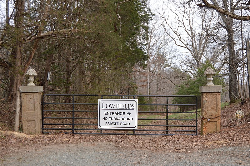 File:Western View estate entrance.jpg